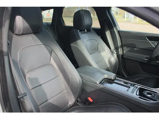 Jaguar XF Sportbrake 2.0d R-Sport 2017 Diesel 22