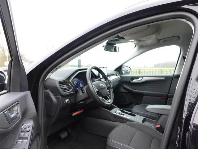 Ford Kuga 2.5 PHEV Titanium 2021 Hybride Benzine 4