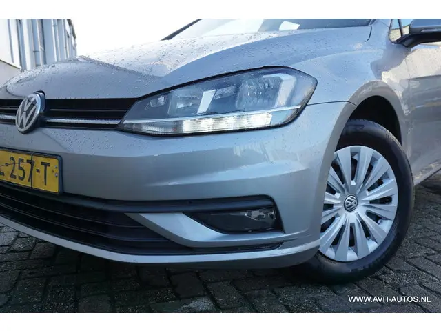 Volkswagen Golf 1.0 TSI Trendline 2018 Benzine 12