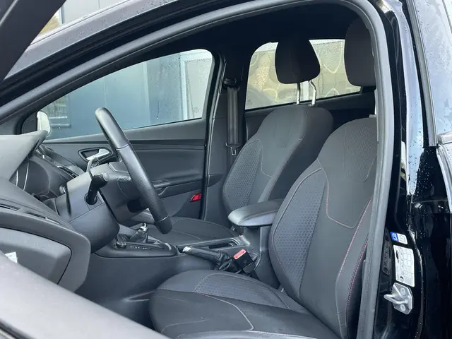 Ford Focus Wagon 1.0 ST-Line 2018 Benzine 10