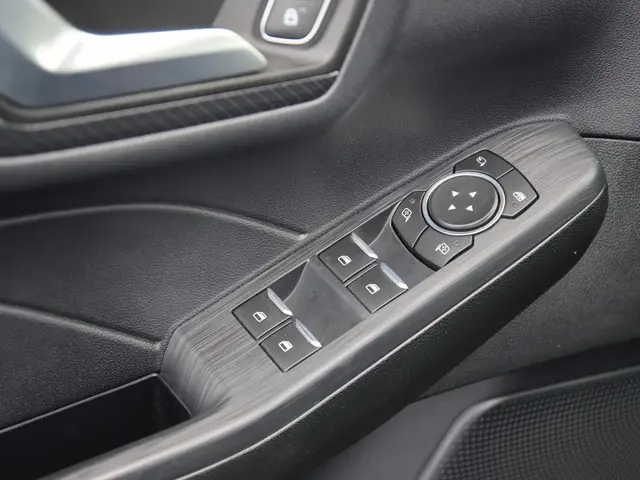 Ford Kuga 2.5 PHEV 225PK ST-Line 2022 Hybride Benzine 33