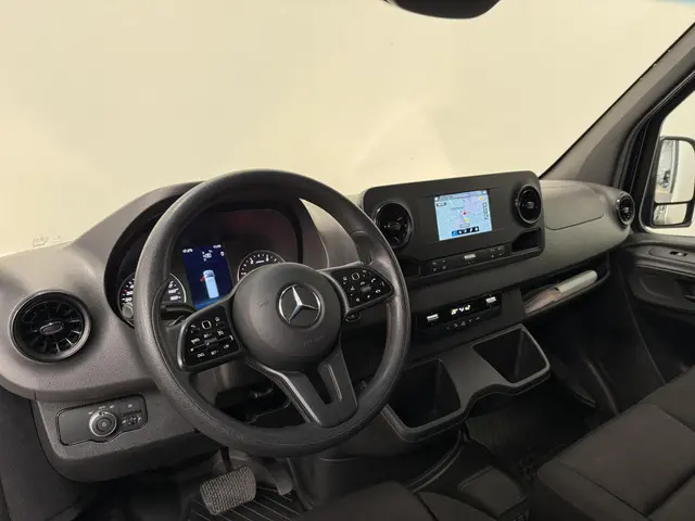 Mercedes-Benz Sprinter 311 1.9 CDI L3H2 RWD 2022 Diesel 30