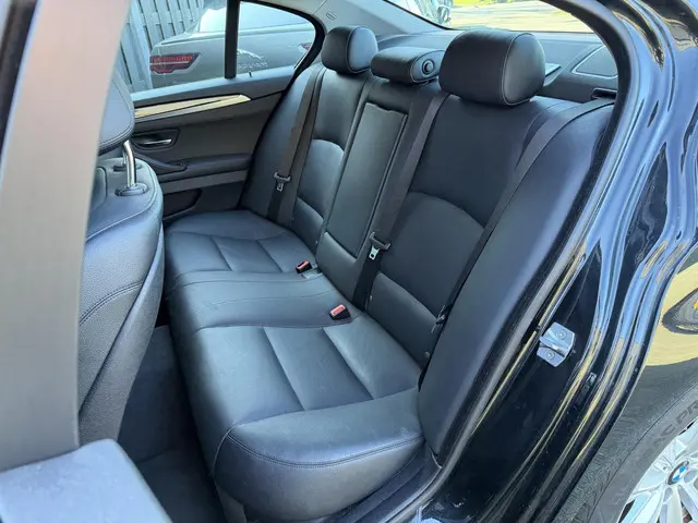 BMW 5 Serie 518d Executive 2014 Diesel 27