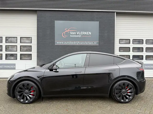 Tesla Model Y 3