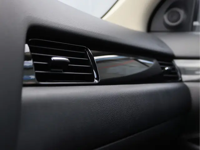 Mitsubishi Outlander 2.4 PHEV 2020 Hybride Benzine 64