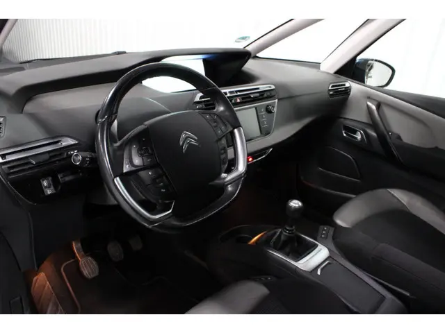 Citroën C4 Picasso 1.2 PureTech Exclusive 2016 Benzine 21