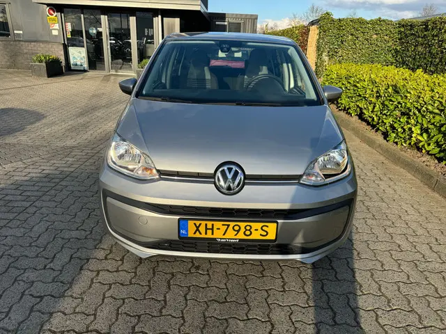 Volkswagen up! 1.0 BMT move up! 2019 Benzine 10