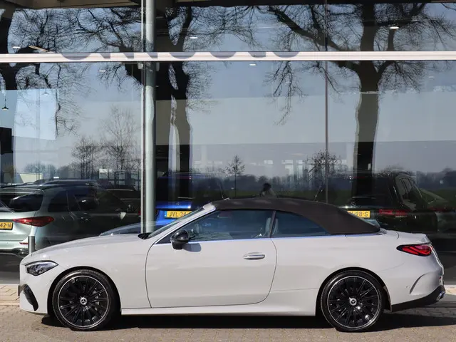 Mercedes-Benz CLE Cabriolet 200 AMG Line 2024 Benzine 7