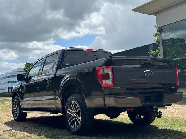 Ford F-150 USA 3.5L V6 Lariat full-spec! 2024 Benzine 8