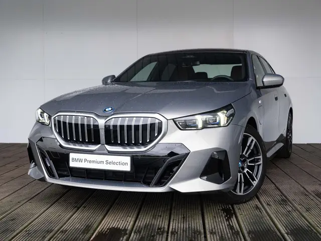 BMW 5 Serie Sedan 530e 2025 Hybride Benzine 43