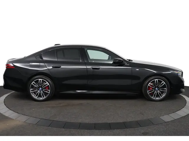 BMW i5 M60 xDrive 84 kWh 2024 Elektrisch 11
