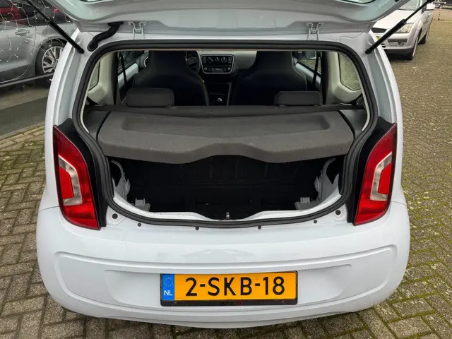 Volkswagen up! 1.0 take up! BlueMotion 2012 Benzine 13