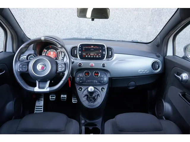 Abarth 595 1.4 T-Jet Abarth 595 Pista 2019 Benzine 23