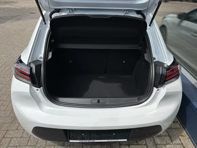 Peugeot 208 1.2 Hybrid 110 e-DCS6 Style 2025 Benzine 10
