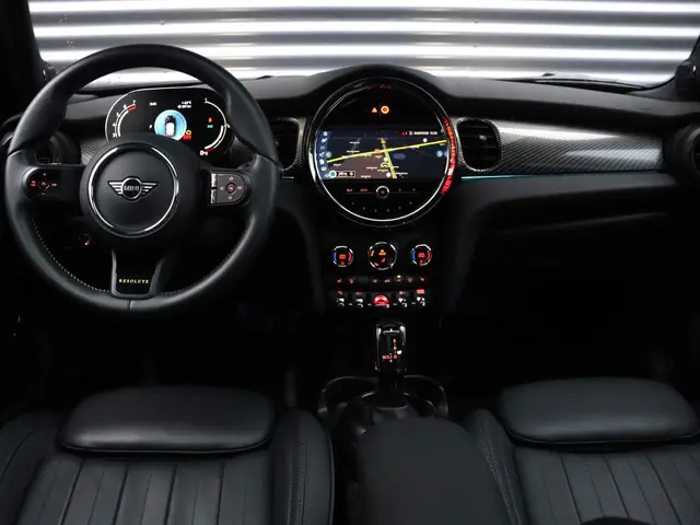 MINI 5-Deurs Cooper 2023 Benzine 11