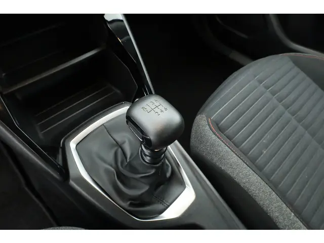 Peugeot 2008 1.2 PureTech Active 2021 Benzine 8