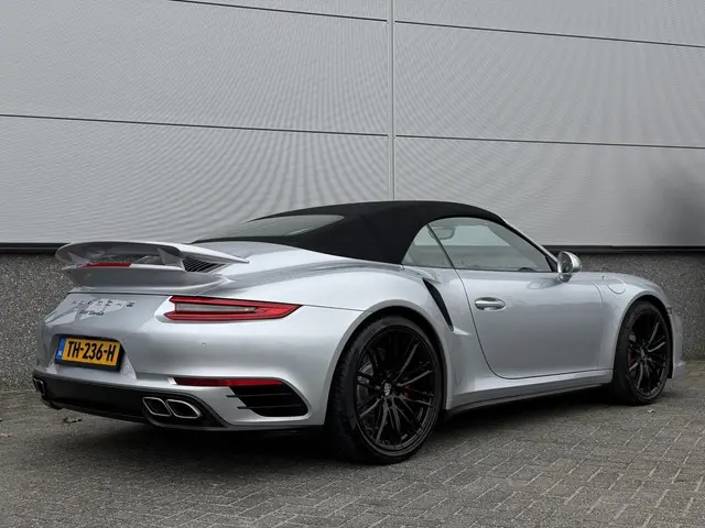 Porsche 911 Cabrio 3.8 Turbo Cabrio 2016 Benzine 4