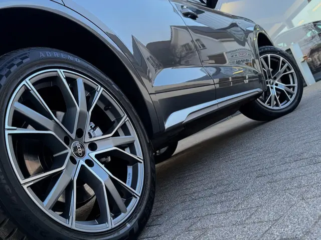 Audi Q5 55 TFSI e S edition 2022 Hybride Benzine 5