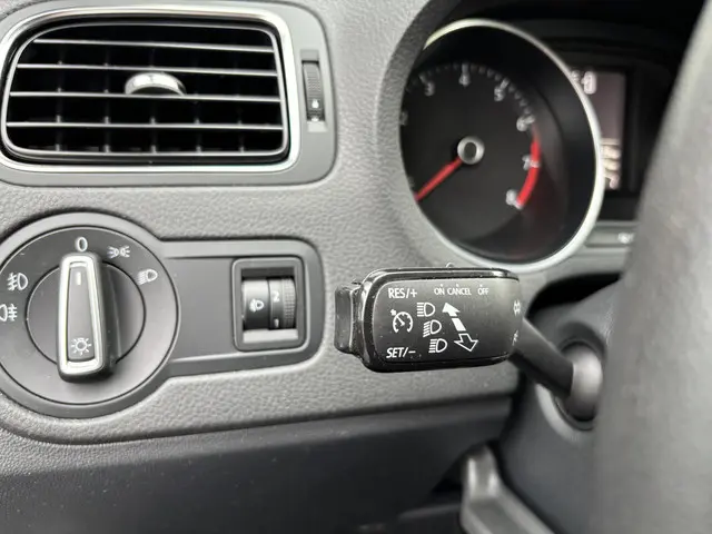 Volkswagen Polo 1.2 TSI Comfortline 2015 Benzine 16