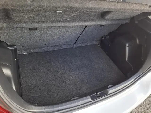 Toyota Yaris 1.5 Hybrid 2017 Hybride Benzine 33