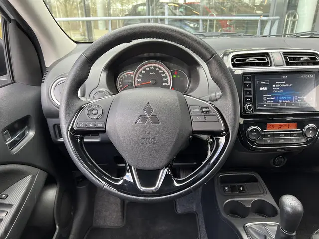 Mitsubishi Space Star 1.2 Dynamic 2024 Benzine 21