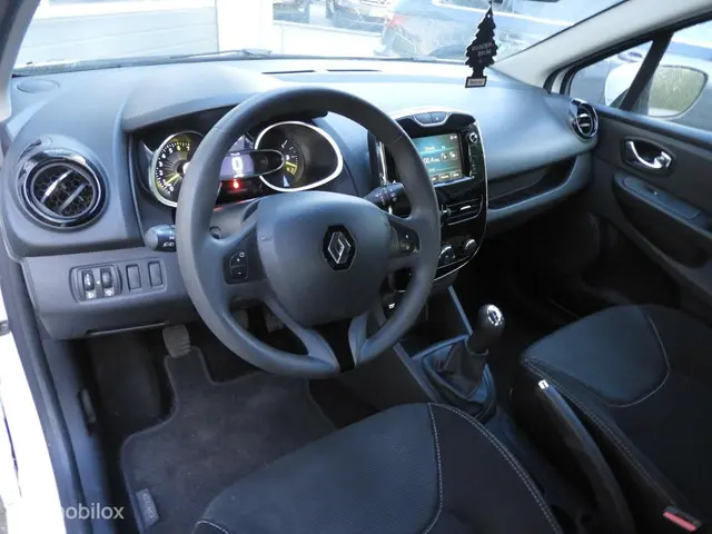 Renault Clio 1.2 16V 2014 Benzine 10