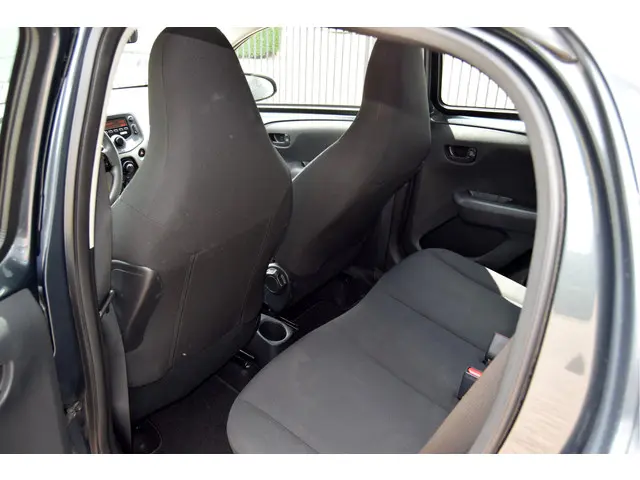 Peugeot 108 1.0 e-VTi Active Pack Premium 2017 Benzine 19