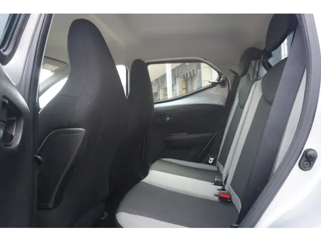 Toyota Aygo 1.0 VVT-i x-cite 2018 Benzine 18