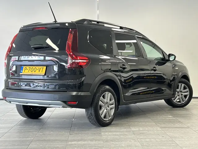 Dacia Jogger 1.0 TCe 110 Comfort 7-persoons 2022 Benzine 2