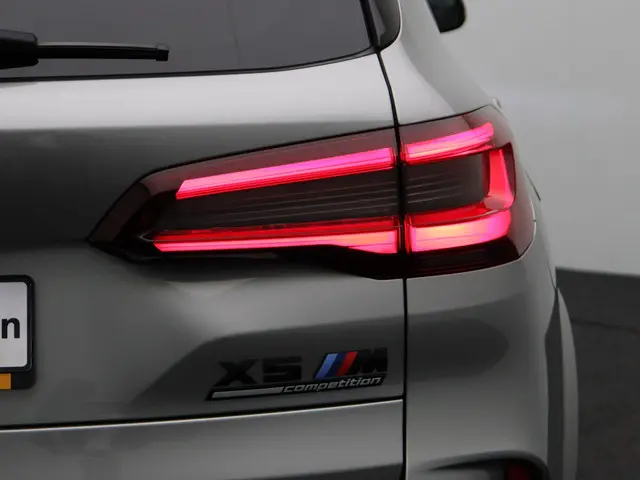 BMW X5 M Competition 2022 Benzine 43