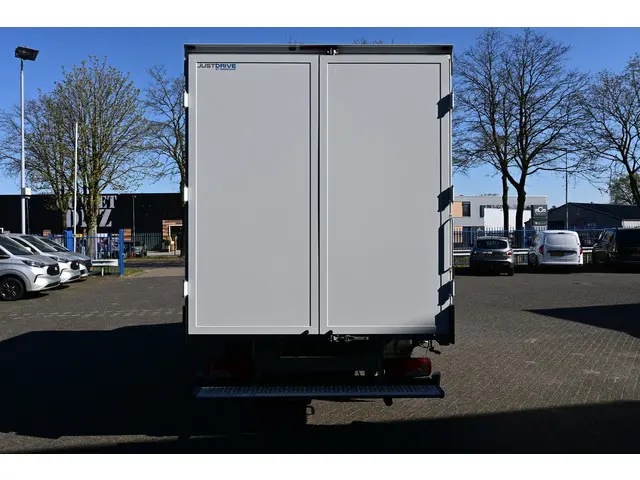 Mercedes-Benz Sprinter 517 CDI L3 RWD 2024 Diesel 9