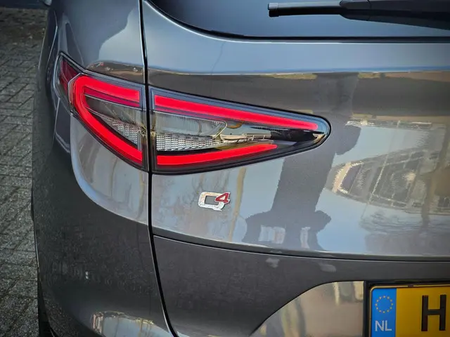 Alfa Romeo Stelvio 2.0 T GME AWD Veloce 2023 Benzine 8