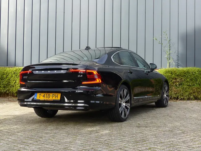 Volvo S90 3