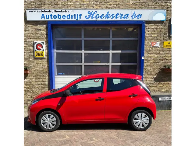 Toyota Aygo 1.0 VVT-i x-now 2015 Benzine 4