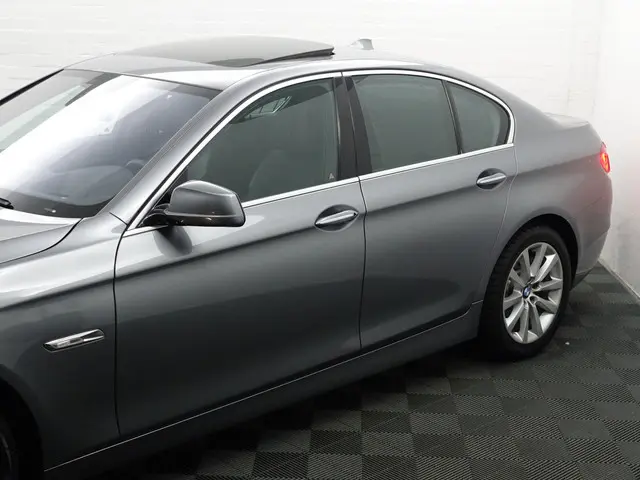 BMW 5 Serie 528i High Executive+ Aut- 2012 Benzine 33
