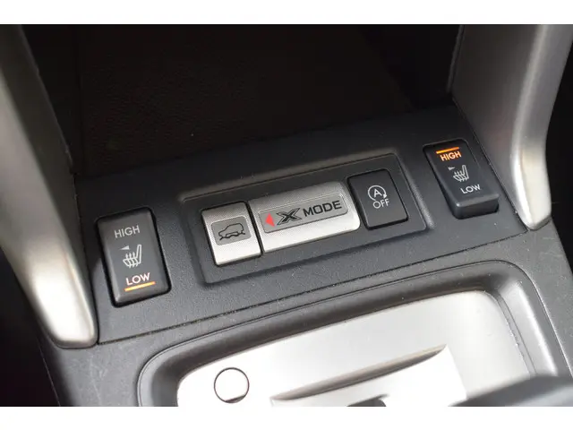 Subaru Forester 2.0 Luxury 2014 Benzine 22