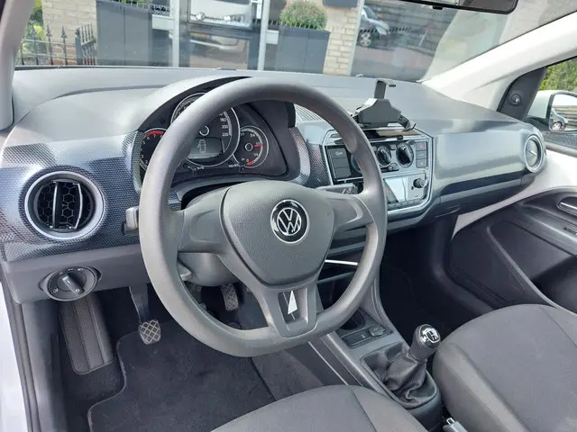 Volkswagen up! 1.0 2021 Benzine 4
