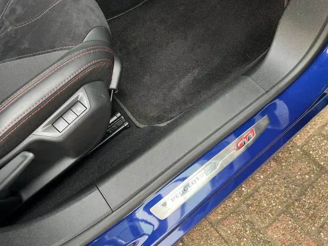 Peugeot 308 1.6 e-THP GTi 250 2016 Benzine 32