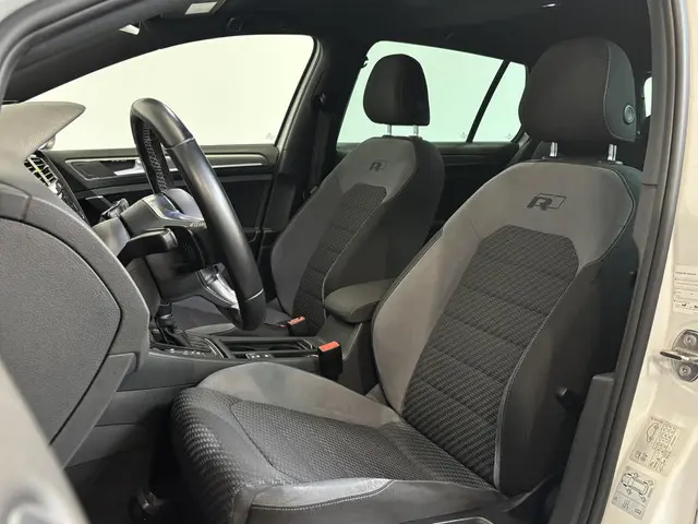 Volkswagen Golf 1.5 TSI R-Line 2017 Benzine 2