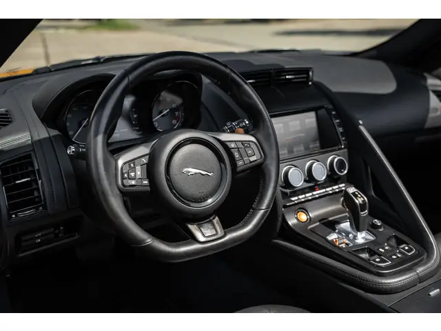 Jaguar F-Type 3.0 V6 S Convertible 2013 Benzine 9