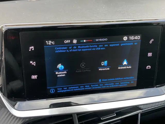 Peugeot 208 1.2 PureTech Active 2022 Benzine 28