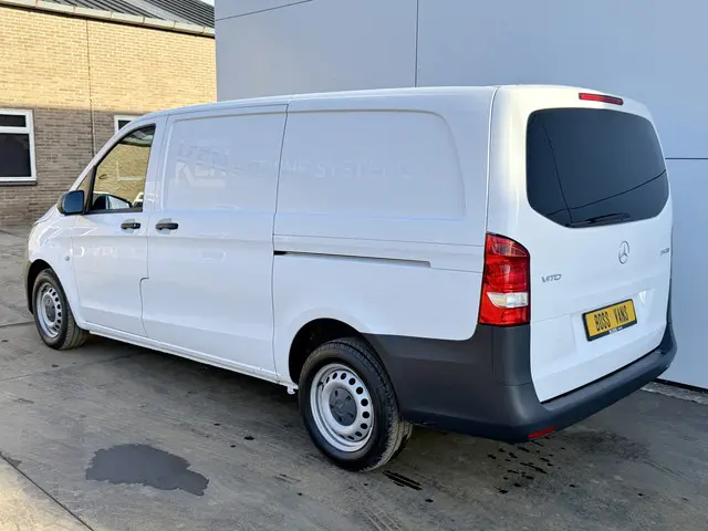 Mercedes-Benz Vito 2