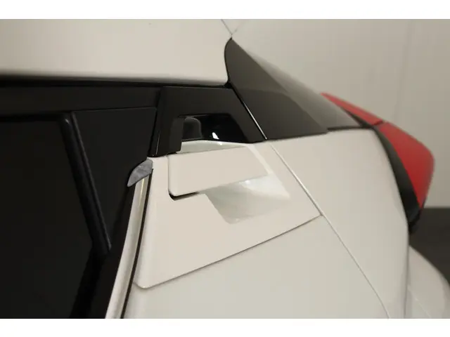 Toyota C-HR 1.8 Hybrid Dynamic, 2018 Hybride Benzine 27