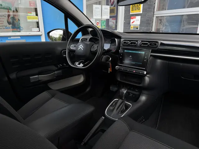 Citroën C3 1.2 PureTech S&S Shine 2018 Benzine 6