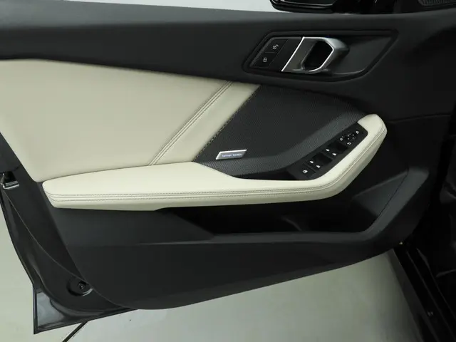 BMW 1 Serie 120 2025 Benzine 19