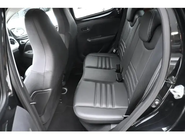 Peugeot 108 1.0 e-VTi Allure 2019 Benzine 13