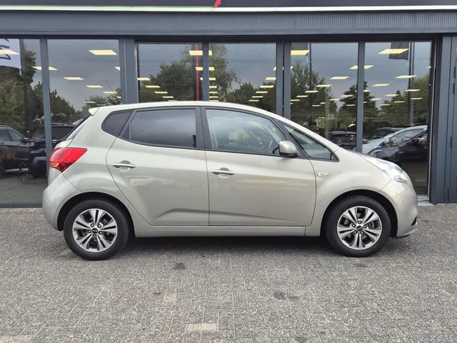 Kia Venga 1.4 CVVT First Edition 2015 Benzine 12
