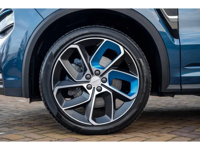 Lynk & Co 01 1.5|Pano|Car Play|360 Cam| 2023 Hybride Benzine 9