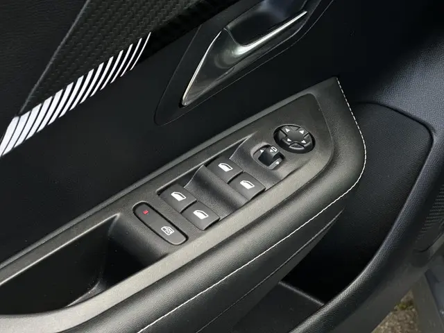 Peugeot e-208 EV Allure 51 kWh 2024 Elektrisch 23