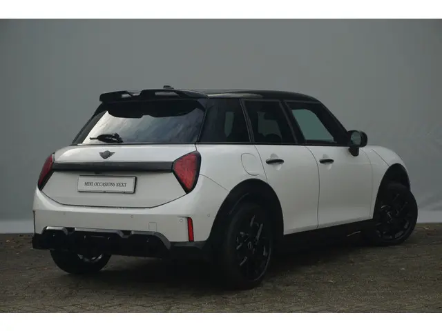 MINI 5-Deurs 2